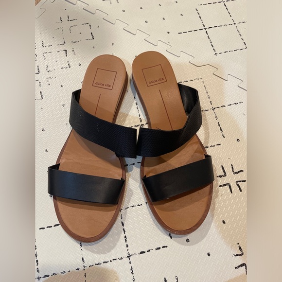 Dolce Vita Shoes - Dolce Vita Paci Faux Leather Wedge‎ Strap Sandals, Black, 8M